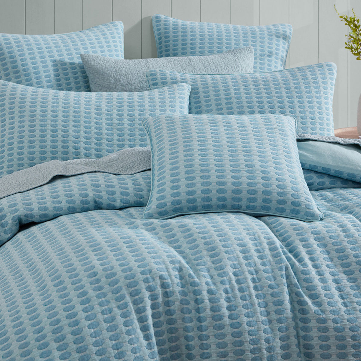 Platinum Collection Frankie Turquoise Honeycomb Waffle Jacquard Quilt Cover Set Super King