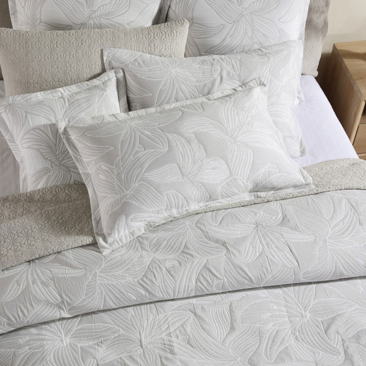 Platinum Collection Grace Dove Polyester Cotton Jacquard Quilt Cover Set Super King