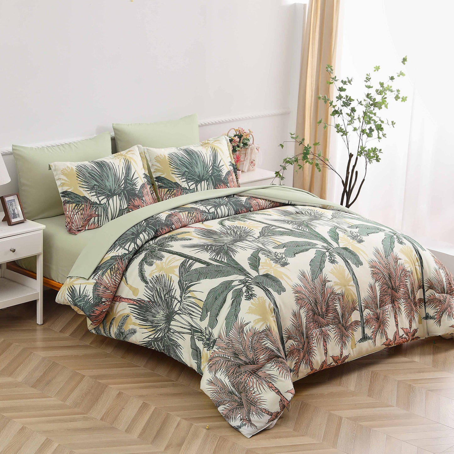 Soft Floral Leaf Comforter Set, King Size, Warm Quilted Bedding with Pillowcases