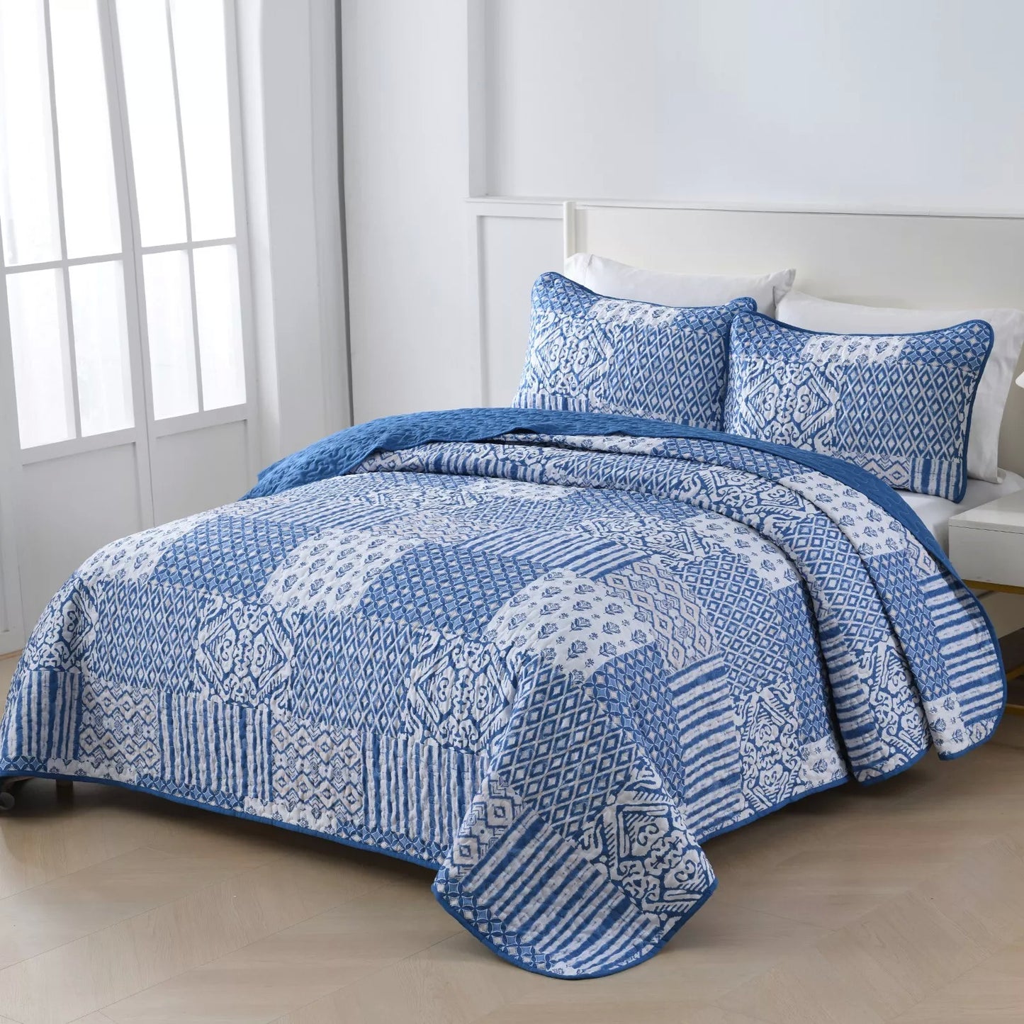 Blissful Quilted bedspread and pillowcovers set: Relax in Style - Queen size