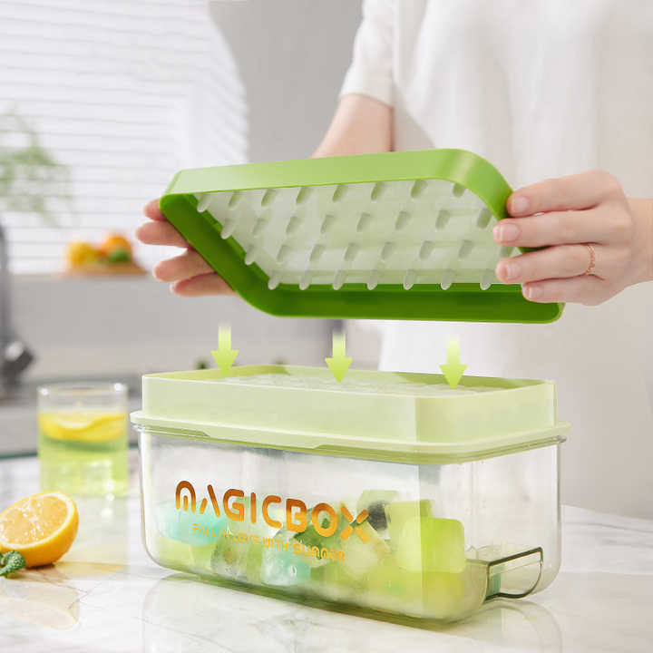 Yellow Eco-Friendly Large Capacity Food-Grade Ice Cube Tray with Lid